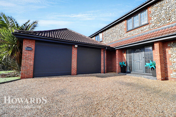 4 Bedroom Detached House For Sale In Yarmouth Road, Hemsby, NR29