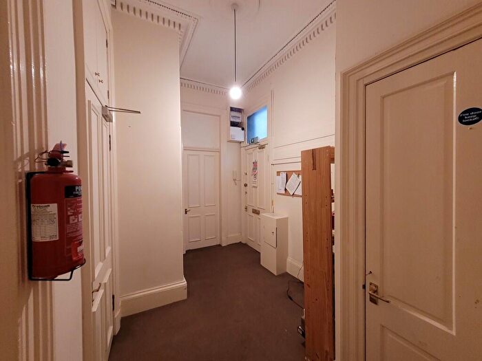 3 Bedroom Apartment To Rent In Vinicombe Street, Hillhead, G12