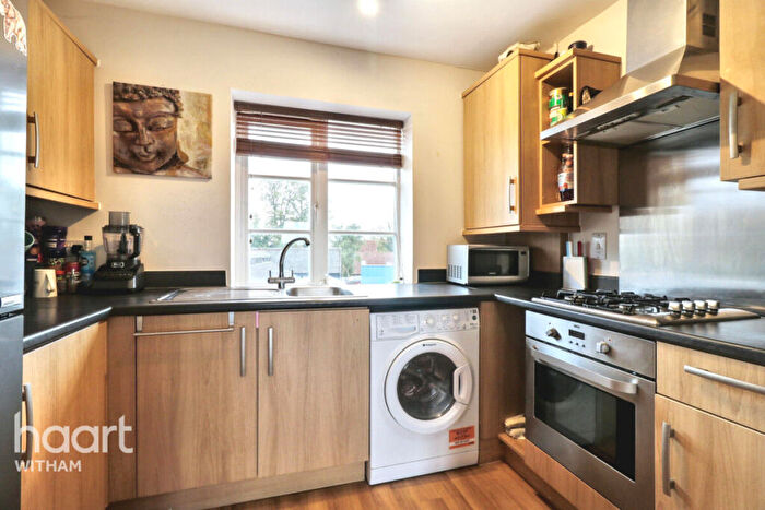 2 Bedroom Apartment For Sale In Wood Grove, Silver End, CM8