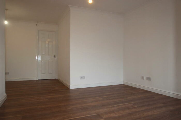 1 Bedroom Flat To Rent In Manse View, Newarthill, ML1