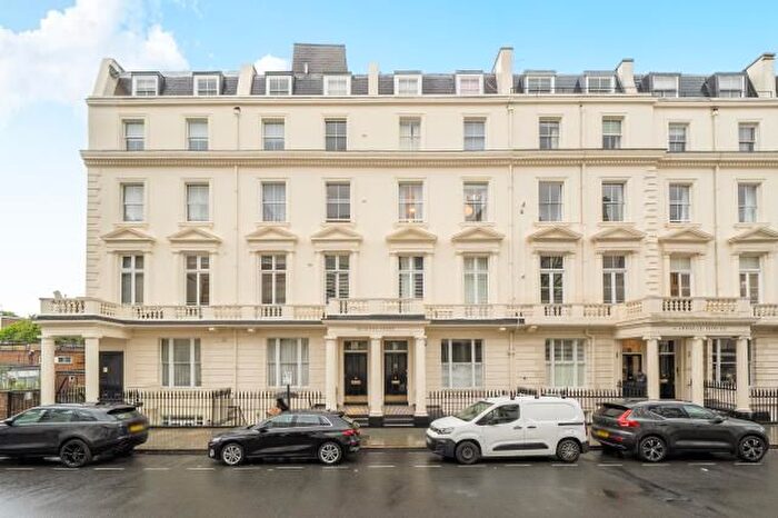 2 Bedroom Flat To Rent In Regents Court, Randolph Avenue, Maida Vale, W9
