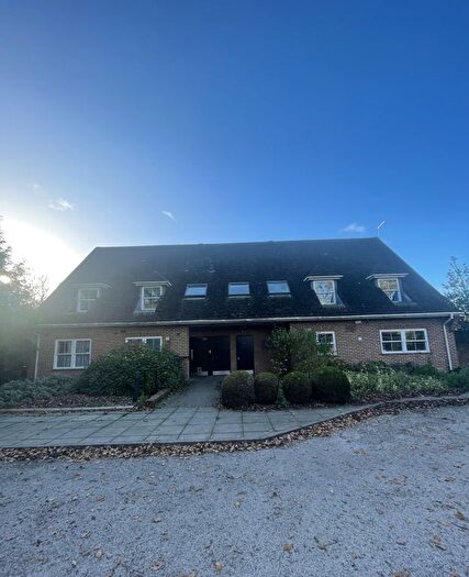 1 Bedroom Flat To Rent In Drop Lane, Bricket Wood, AL2