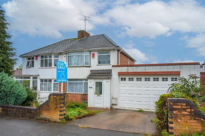3 Bedroom Semi Detached House For Sale In Hampton Road, Oxley, Wolverhampton, West Midlands, WV10
