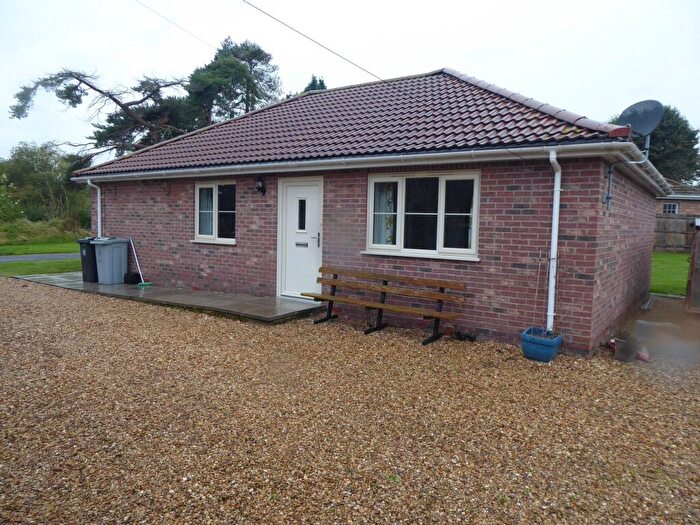 2 Bedroom Detached Bungalow To Rent In High Street, Horbling, Sleaford, NG34
