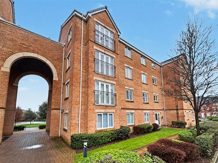 2 Bedroom Flat To Rent In Ash Court, Leeds, West Yorkshire, LS14