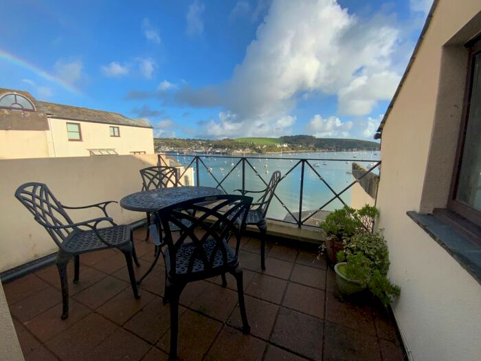 2 Bedroom Flat To Rent In The Packet Quays, Falmouth, TR11