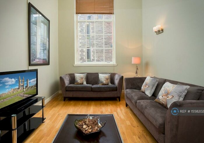 2 Bedroom Flat To Rent In Drummond Street, Edinburgh, EH8