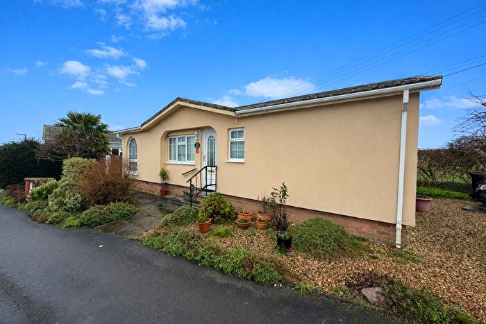 2 Bedroom Park Home For Sale In Charlton Common, Bristol, BS10