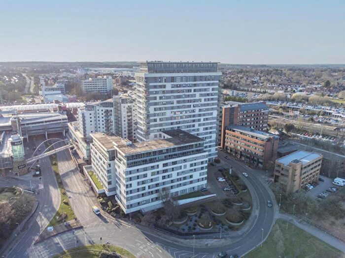 2 Bedroom Apartment To Rent In Skyline Plaza, Alencon Link, Basingstoke, RG21