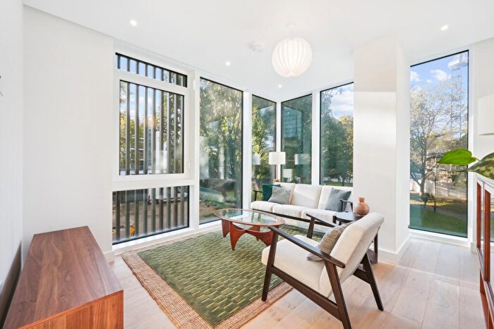 2 Bedroom Apartment To Rent In Grand Central Apartments, Kings Cross, NW1