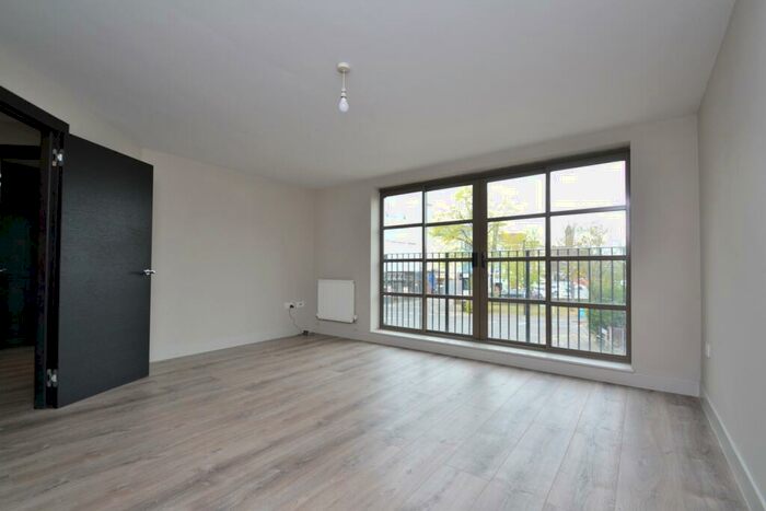 2 Bedroom Flat To Rent In Morley Road Lewisham, SE13