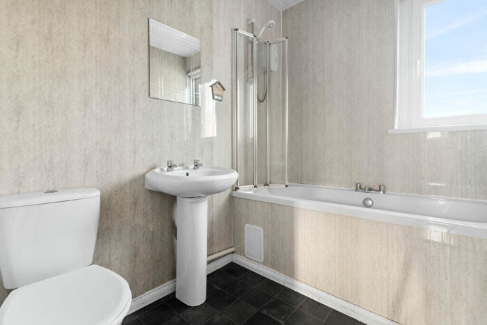 1 Bedroom Flat To Rent In Frew Street, Airdrie, ML6