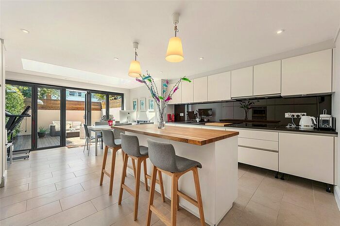 3 Bedroom Mews To Rent In Fielding Mews, Barnes, SW13