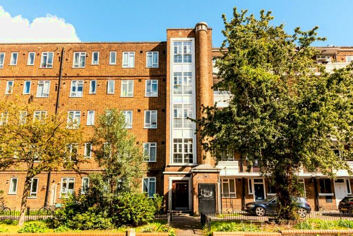 3 Bedroom Flat To Rent In St Oswalds Place, Vauxhall, SE11