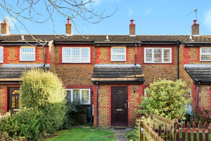 3 Bedroom Property To Rent In Anne Case Mews, Sycamore Grove, New Malden KT3