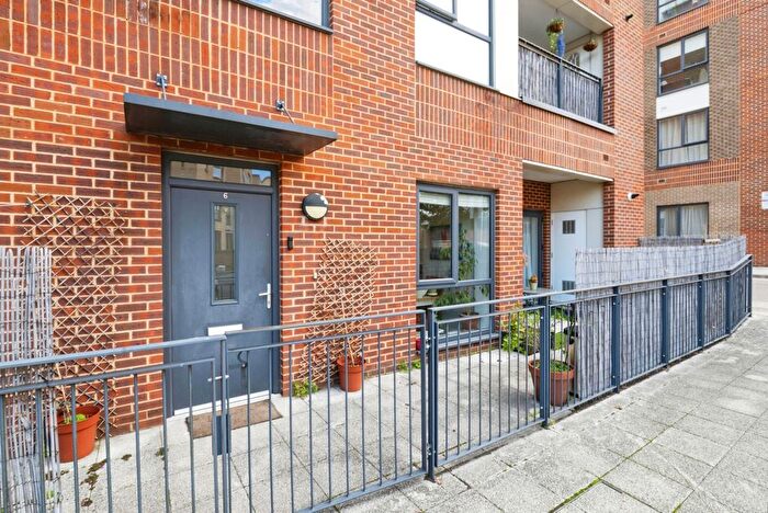 2 Bedroom Flat For Sale In Crowndale Place, Walthamstow, E17
