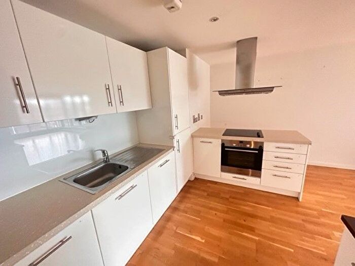 2 Bedroom Flat For Sale In Church Street East, Horsell, Woking, GU21