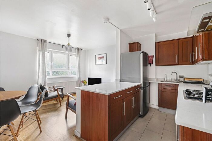 4 Bedroom Flat For Sale In Barclay Close, Cassidy Road, London, SW6