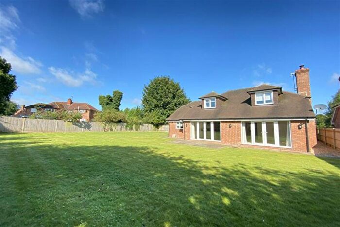 4 Bedroom Detached Bungalow To Rent In Upton Grey, Hampshire, RG25