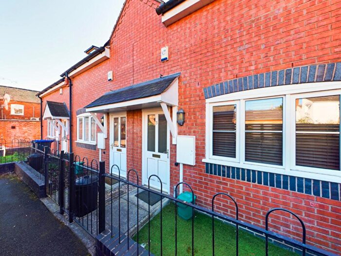 2 Bedroom Terraced House For Sale In Lansdowne Road, Leamington Spa, Warwickshire, CV32