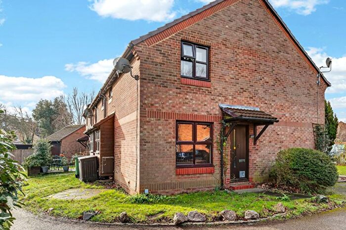 1 Bedroom Property For Sale In Fisher Close, Walton-On-Thames, KT12