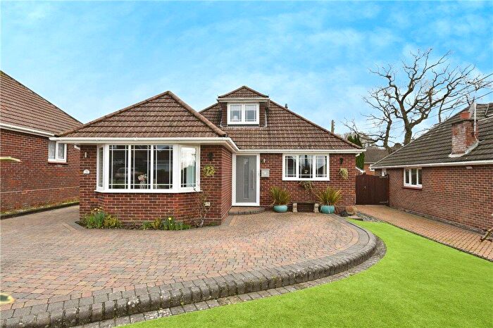 3 Bedroom Detached Bungalow For Sale In Testlands Avenue, Nursling, Southampton, Hampshire, SO16