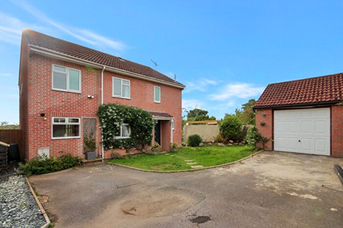 4 Bedroom Detached House For Sale In Marian Road, Corfe Mullen, Wimborne, Dorset, BH21