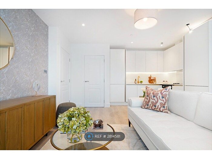 2 Bedroom Flat To Rent In Elgar House, London, SW16