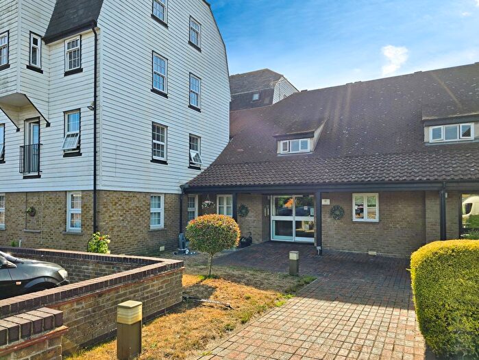 1 Bedroom Property To Rent In The Garners, Rochford, SS4