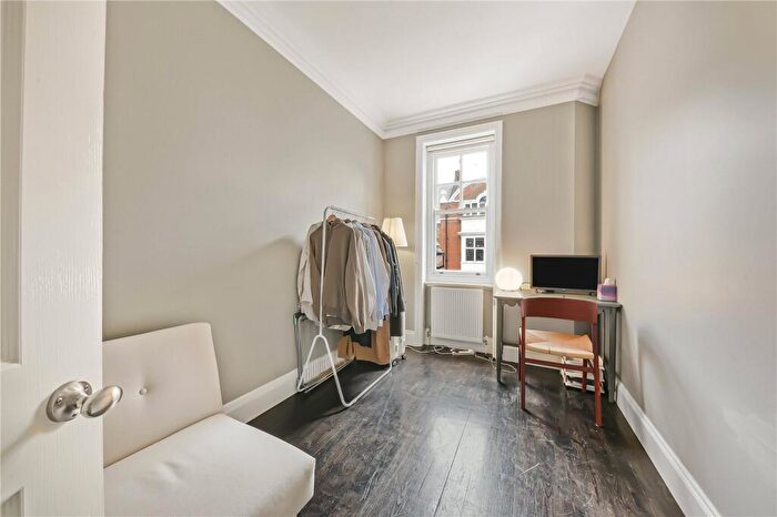 2 Bedroom Apartment To Rent In St. Johns Wood High Street, London, NW8