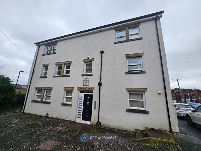 1 Bedroom Flat To Rent In Shamrock House, Pudsey, LS28