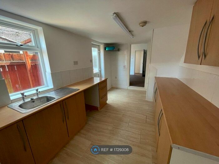 1 Bedroom Flat To Rent In David Street, Grimsby, DN32