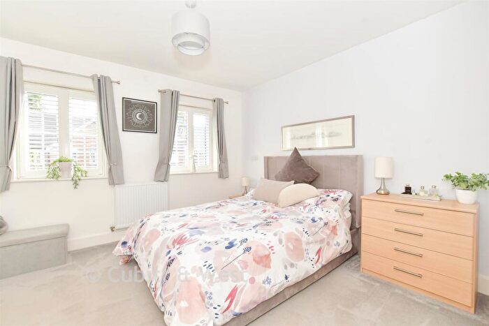 2 Bedroom Semi-Detached House For Sale In Deerleap Lane, Rowland's Castle, Hampshire, PO9