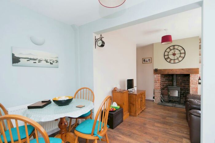 2 Bedroom Bungalow For Sale In Lon Penrhos, Morfa Nefyn, Pwllheli, Gwynedd, LL53