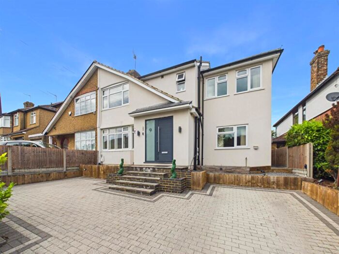 4 Bedroom Semi-Detached House For Sale In Hill Lane, Ruislip, HA4