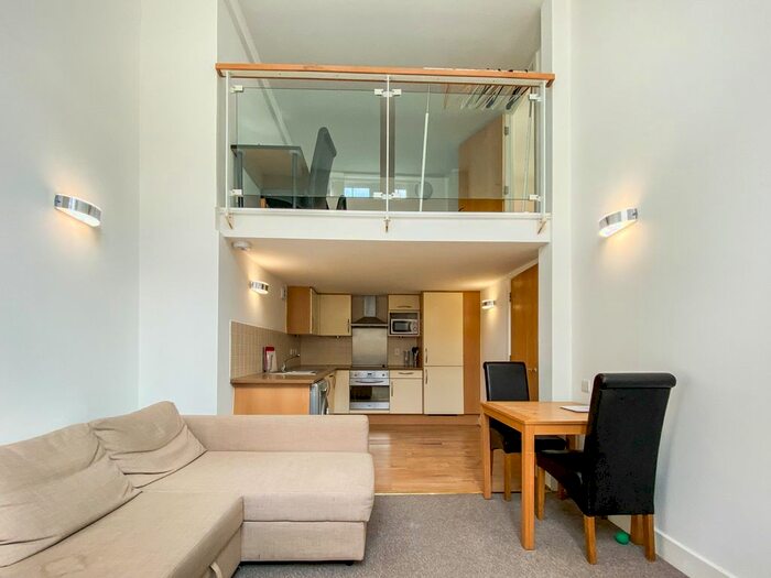 2 Bedroom Flat To Rent In Three Cups Yard, Sandland Street, Bloomsbury, WC1R