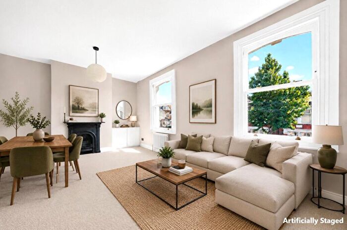 2 Bedroom Flat For Sale In Pembroke Road, London, E17