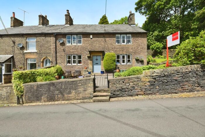 4 Bedroom Detached House For Sale In Thornsett, Birch Vale, High Peak, SK22