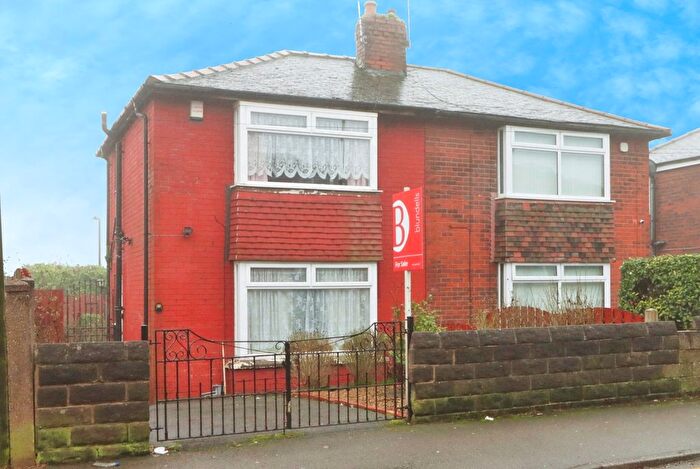 2 Bedroom Semi Detached House For Sale In Newlands Drive, Sheffield, South Yorkshire, S12