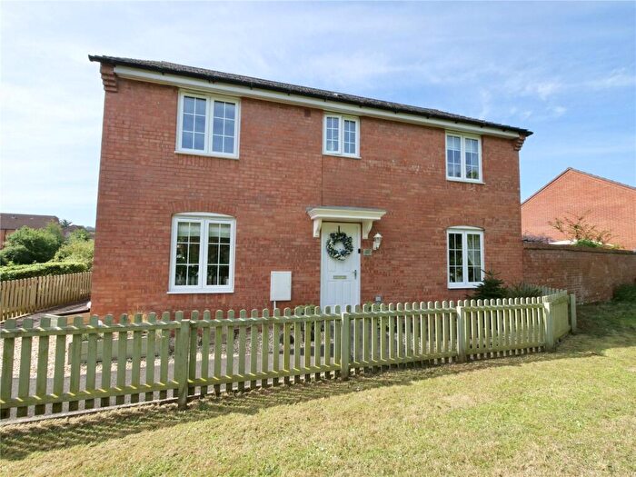 4 Bedroom Detached House For Sale In Sharpham Road, Glastonbury, BA6