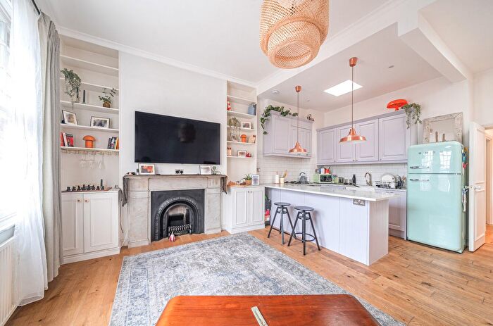 2 Bedroom Flat For Sale In Broadhurst Gardens, South Hampstead, NW6