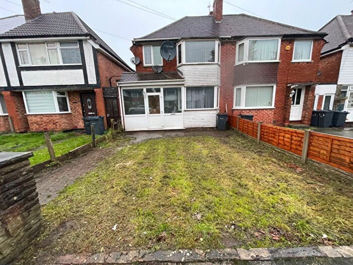 3 Bedroom Semi Detached House For Sale In Falmouth Road, Birmingham, B34
