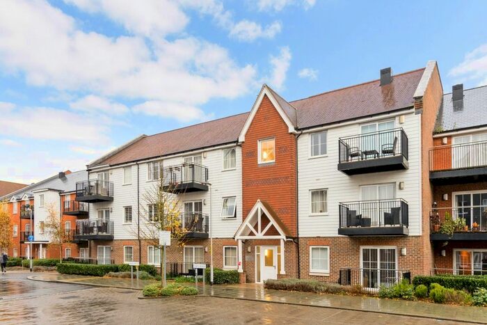 2 Bedroom Flat To Rent In Eden Road, Dunton Green, Sevenoaks, TN14