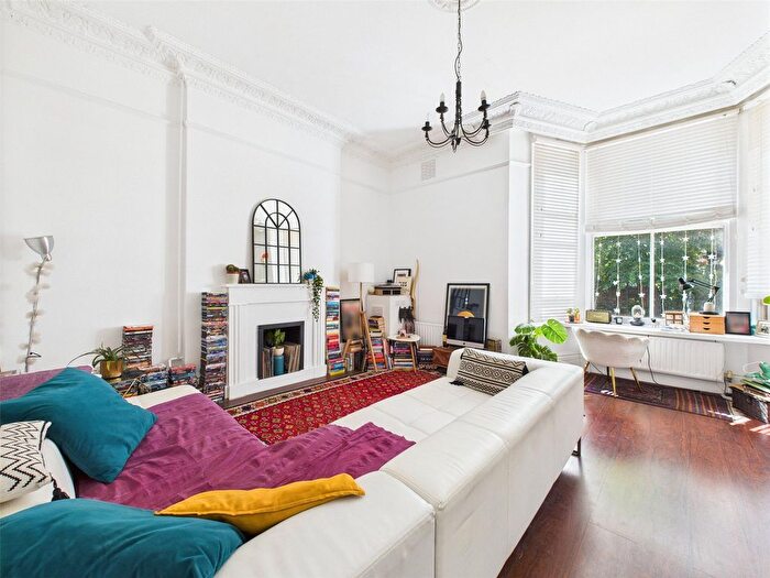 1 Bedroom Flat To Rent In The Barons, St Margarets, TW1