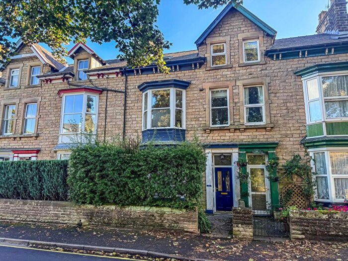 5 Bedroom Terraced House For Sale In Hardwick Square South, Buxton, SK17