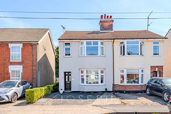 3 Bedroom Semi Detached House For Sale In Tomline Road, Ipswich, IP3