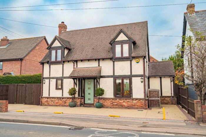 3 Bedroom Detached House For Sale In Stortford Road, Leaden Roding, Dunmow, Essex, CM6