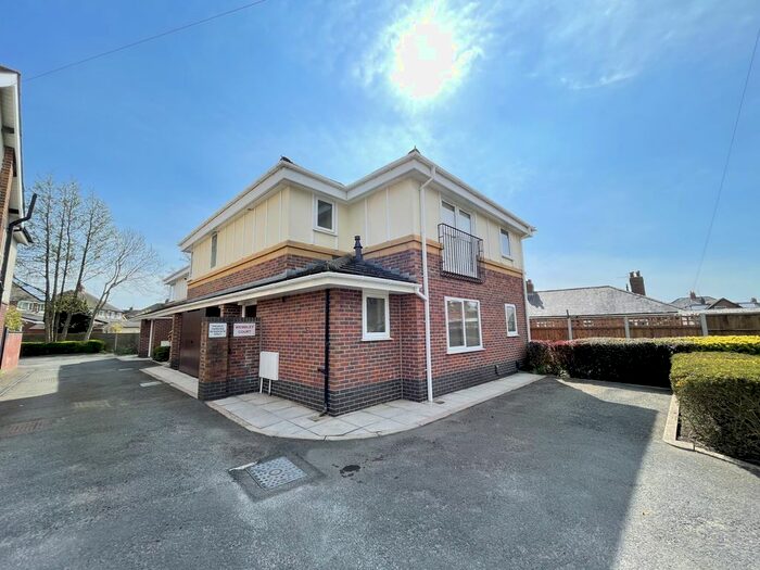 2 Bedroom Flat To Rent In Wembley Court, Penwortham, PR1