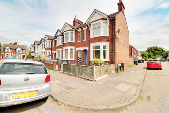 5 Bedroom End Of Terrace House To Rent In Hardwick Road, Bedford, MK42