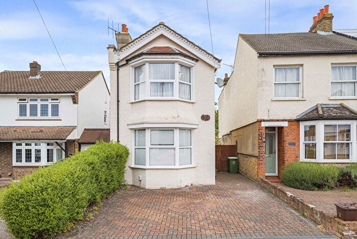 3 Bedroom Detached House For Sale In Longlands Park Crescent, Sidcup, DA15